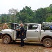 238 ENTOMO 02 Ivindo le Camp Dilo Equipe au Depart avec JLA et le Pick-Up Charge 19RX106DSC_1908201001582_DxOwtmk 150k.jpg