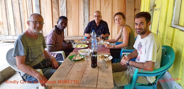 008 Entomo 01 Ndjole Repas de Midi Photo Philippe 19GalaxyS8PhMoIMG_20190728_132117_DxOwtmk 150k.jpg