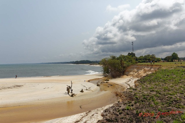 033 ENTOMO 03 Nyonie le Campement Vue sur la Plage 19E5K3IMG_190829153012_DxOwtmk 150k.jpg