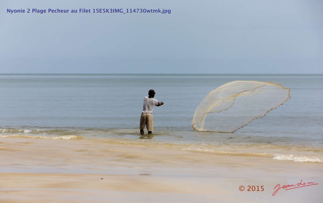 182 Nyonie 2 Plage Pecheur au Filet 15E5K3IMG_114730wtmk.JPG