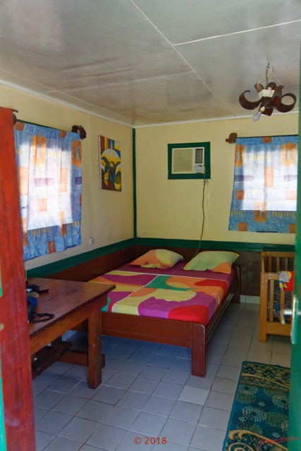 037 NYONIE 3 le Campement Notre Bungalow la Chambre 18E5K3IMG_180224126439_DxOwtmk.jpg