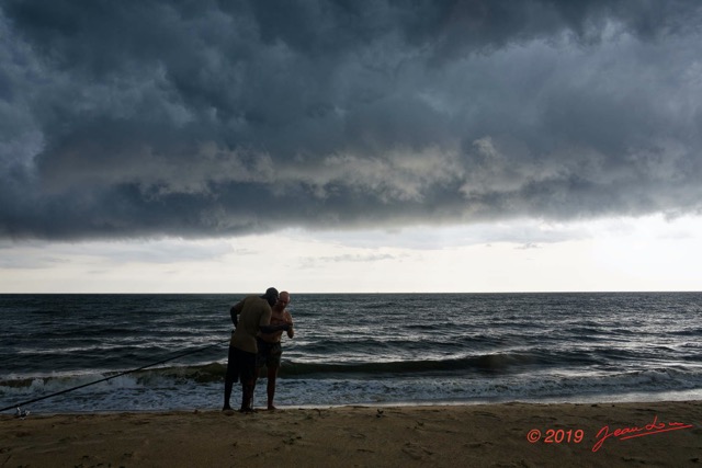 119 AWAGNE 1 la Plage sous Orage Preparation de la Canne 19E5M3IMG_190421150535_DxOwtmk 150k.jpg